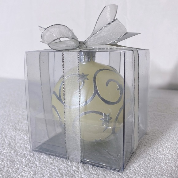 Vintage Sensual Living Cream Silver Christmas Tree Ornament Candle - Picture 1 of 11